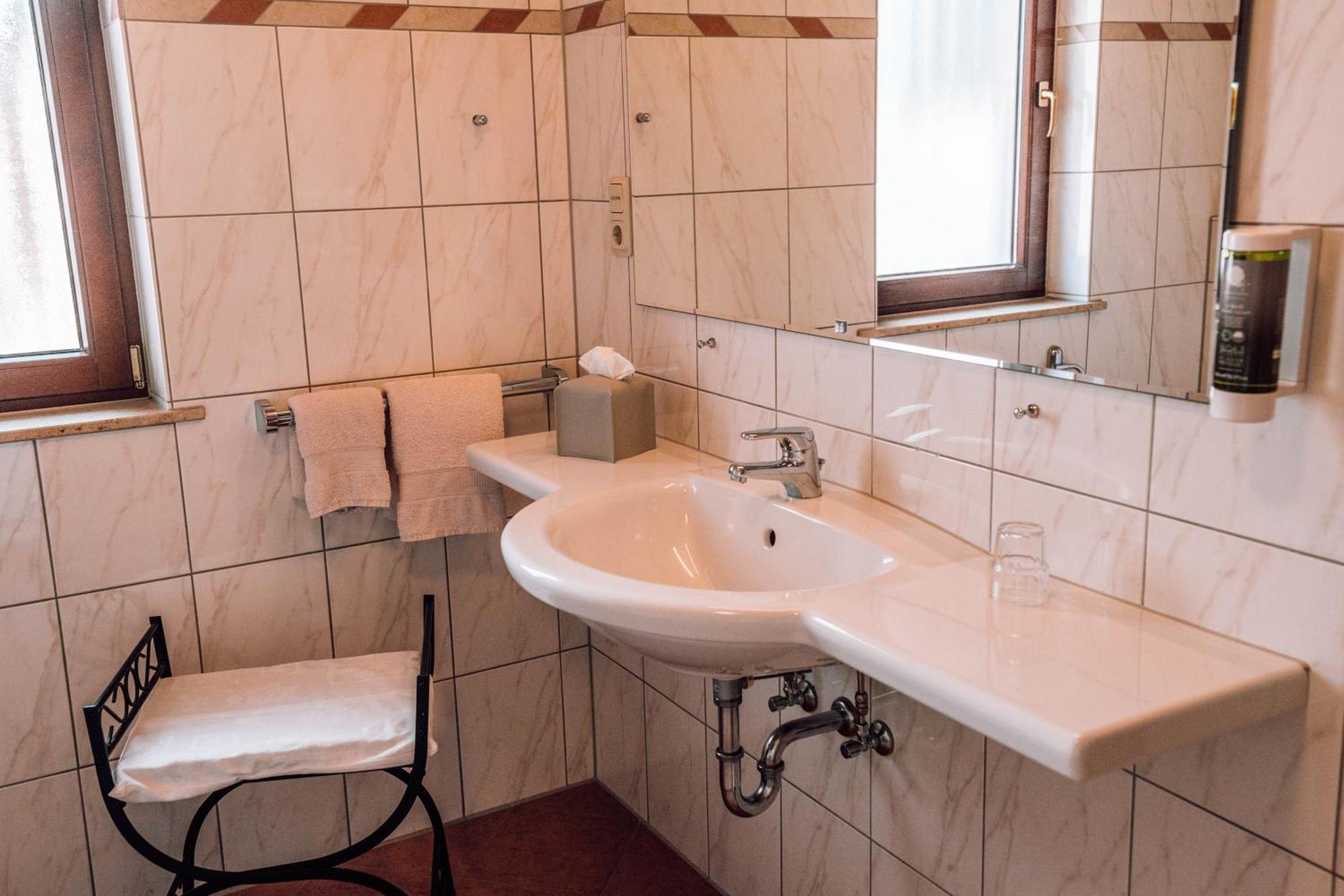 Schmidtburger Hof Hotel Weiler bei Monzingen Værelse billede